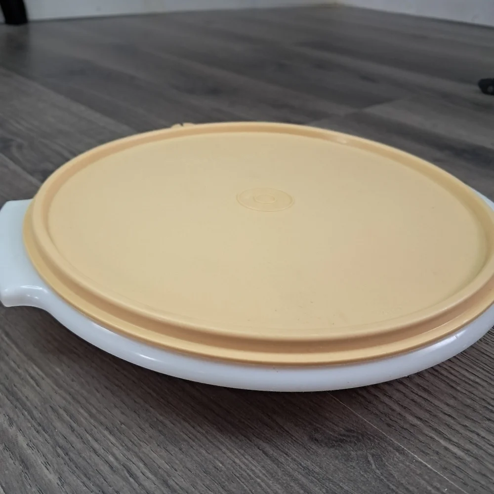 Vintage Tupperware White Suzette Divided Relish Serving Tray With Tan Lid